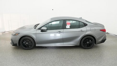 New 2026 Toyota Camry SE image 3