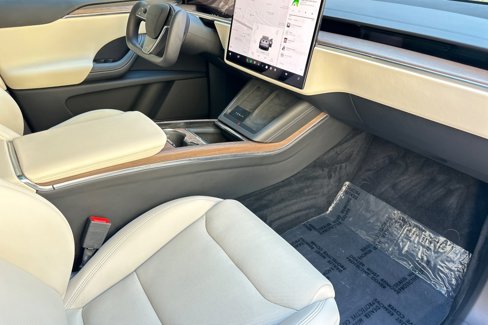 Used 2022 Tesla Model X image 18