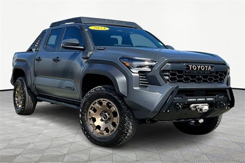 Used 2024 Toyota Tacoma Trailhunter image 1