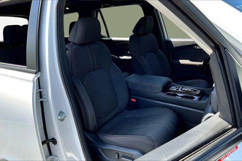 Used 2025 Honda Pilot Sport image 20