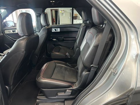 Used 2022 Ford Explorer ST-Line image 35