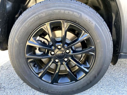Used 2023 Jeep Cherokee Altitude Lux image 44