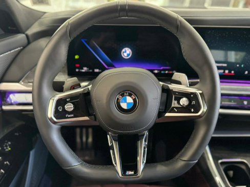 Used 2024 BMW 760i xDrive w/ Premium Package 2 image 31