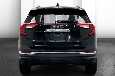 Used 2023 GMC Terrain SLT image 3
