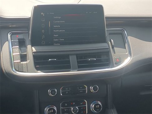 Used 2024 GMC Yukon XL AT4 w/ Technology Package image 8