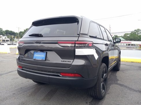 New 2025 Jeep Grand Cherokee Limited w/ Black Appearance Package image 7
