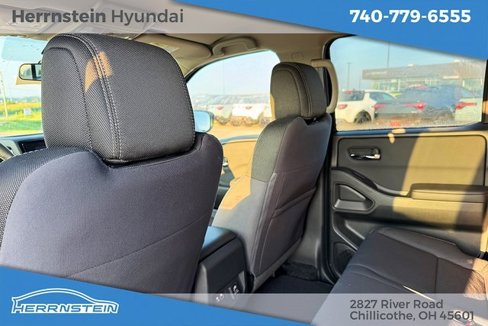 Used 2024 Nissan Frontier SV w/ SV Convenience Package image 25
