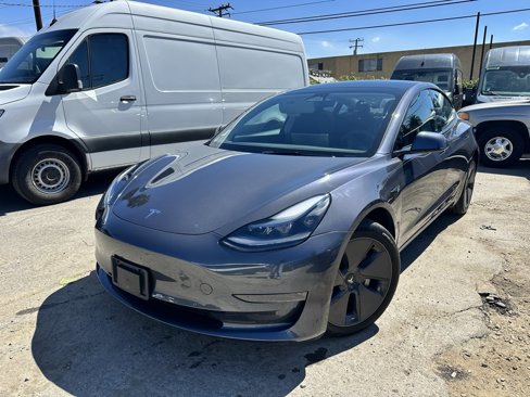Used 2023 Tesla Model 3 Standard Range image 1