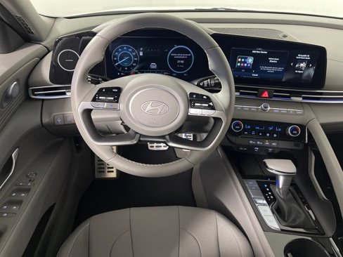 New 2025 Hyundai Elantra SEL image 15