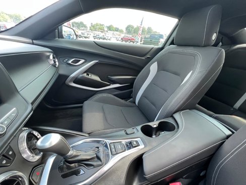Used 2023 Chevrolet Camaro LT image 10