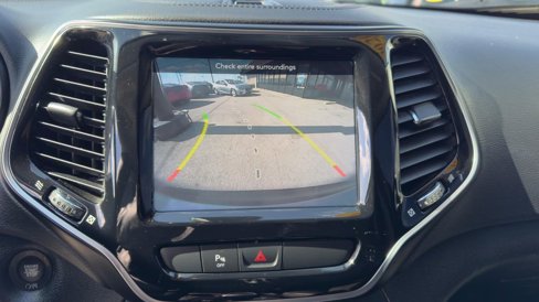 Used 2020 Jeep Cherokee Limited w/ Luxury Group image 24