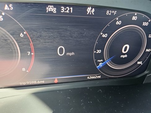 Used 2022 Volkswagen Atlas Cross Sport SE image 31
