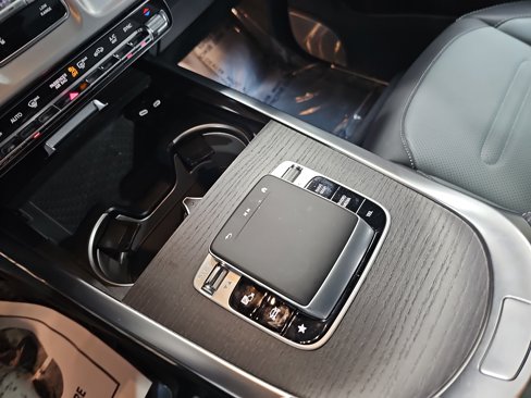 Used 2025 Mercedes-Benz G 550 image 32
