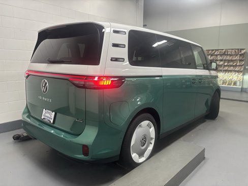 New 2025 Volkswagen ID. Buzz 1st Edition image 8