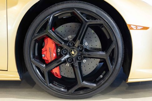 Used 2020 Lamborghini Huracan EVO image 23