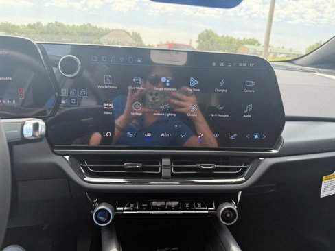 New 2025 Chevrolet Equinox EV RS image 20