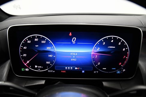 Used 2025 Mercedes-Benz GLC 300 4MATIC image 10