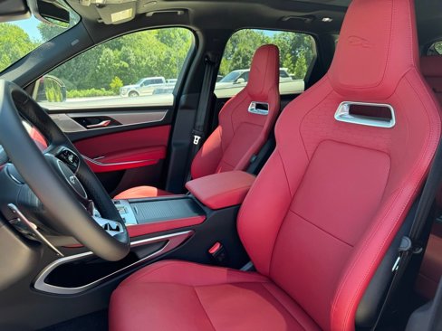 New 2025 Jaguar F-PACE R-Dynamic S image 12