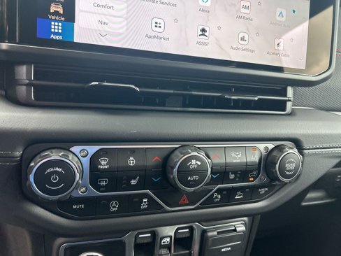 New 2025 Jeep Wrangler Unlimited Rubicon w/ Technology Group image 41