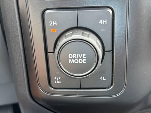New 2025 Ford F350 4x4 Regular Cab Super Duty image 28