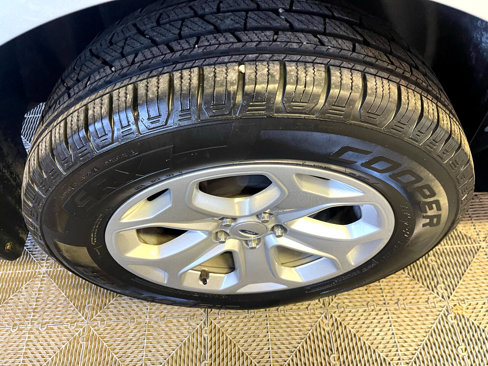 Used 2013 Ford Edge SEL image 18