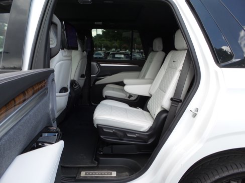 Used 2025 Cadillac Escalade Sport Platinum image 40