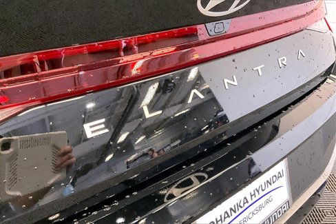 Used 2025 Hyundai Elantra Sport image 25