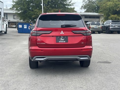 New 2025 Mitsubishi Outlander SE image 4