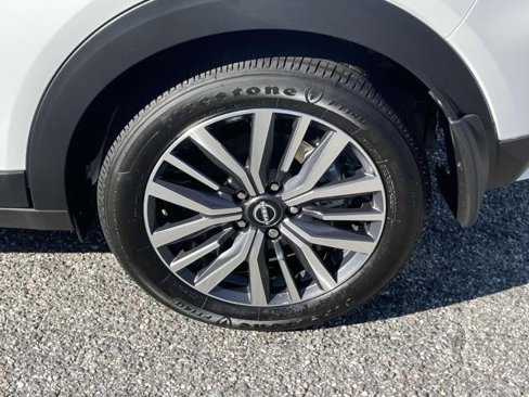Used 2024 Nissan Kicks SV image 10
