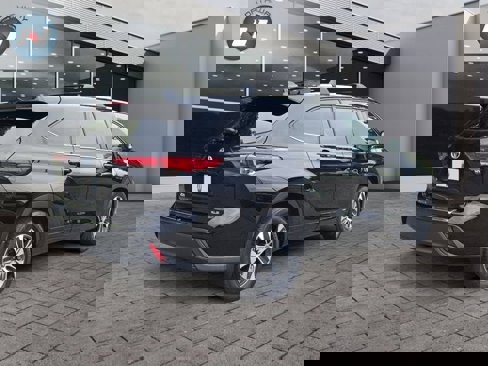 Used 2022 Toyota Highlander XLE image 5