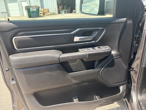 New 2026 RAM 1500 4x4 Crew Cab image 17