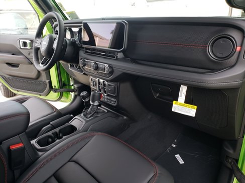 New 2025 Jeep Wrangler Unlimited Rubicon image 16