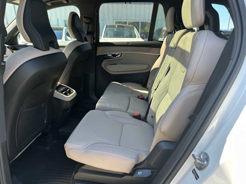 New 2026 Volvo XC90 B6 Ultra image 15