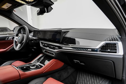 Used 2025 BMW X6 M60i w/ Executive Package image 17