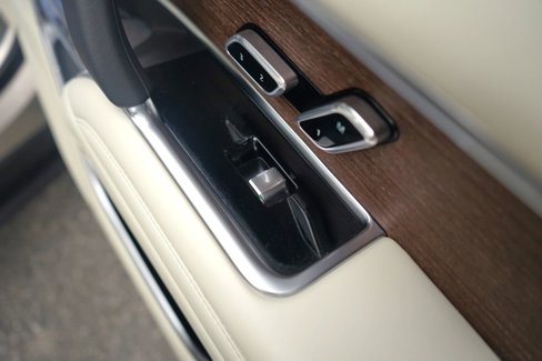 Used 2023 Land Rover Range Rover SE image 36
