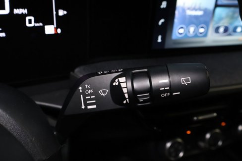 Used 2025 Nissan Kicks SV image 23