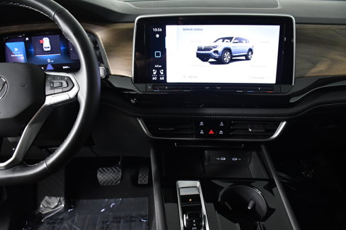 Used 2025 Volkswagen Atlas SE image 15