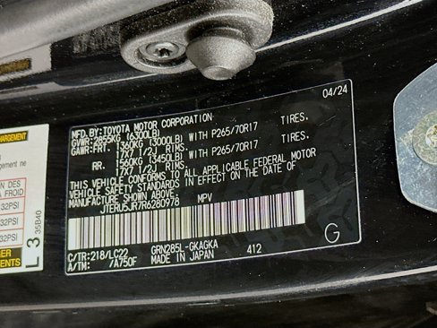 Used 2024 Toyota 4Runner TRD Off-Road Premium image 12