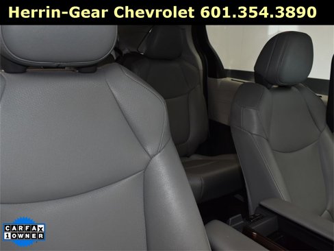 Used 2023 Toyota Sienna XLE image 27
