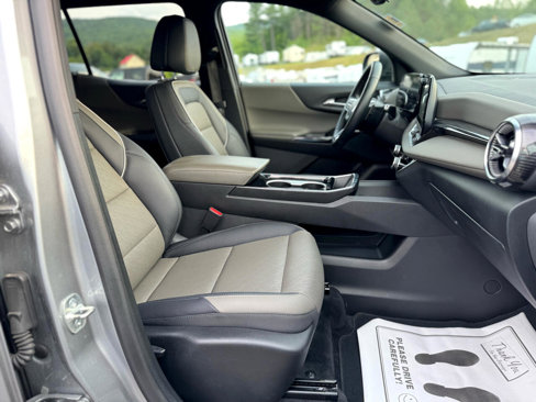 Used 2025 Chevrolet Equinox LT w/ Convenience Package II image 29