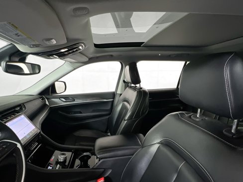 Used 2023 Jeep Grand Cherokee L Limited image 20