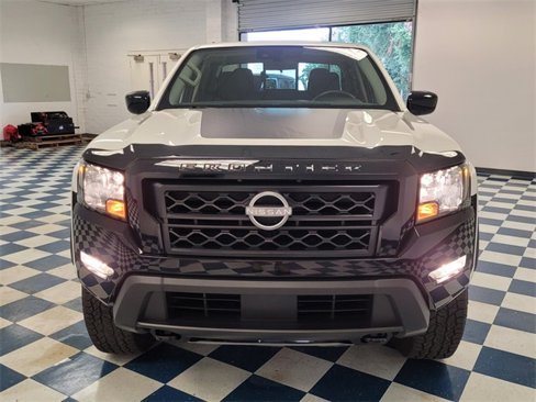 Used 2024 Nissan Frontier SV w/ Hardbody Edition image 2