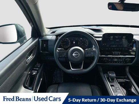 Used 2024 Nissan Pathfinder SL w/ Black Appearance Package image 23