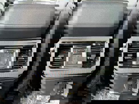New 2025 Ford F250 Platinum image 36