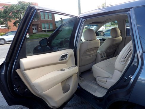 Used 2013 Nissan Pathfinder S image 12