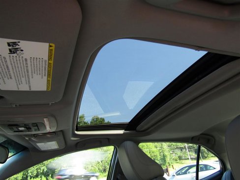 Used 2020 Toyota Camry SE image 25
