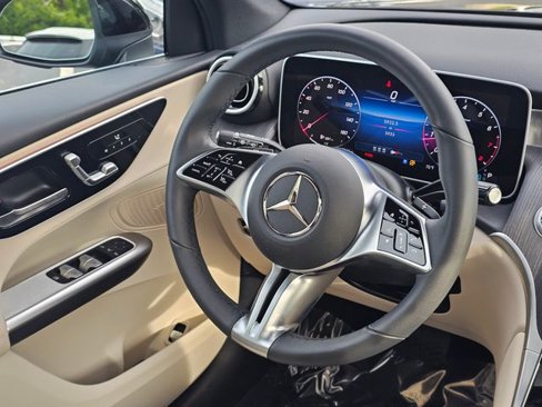 Certified 2025 Mercedes-Benz GLC 300 4MATIC image 30