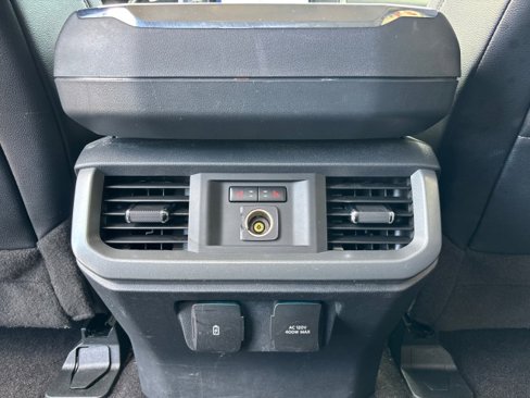 Used 2022 Ford F150 Lariat w/ Equipment Group 502A High image 28