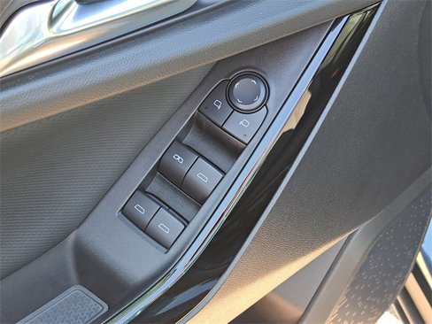 Used 2025 Chevrolet Equinox LT w/ Safety and Technology Package image 19