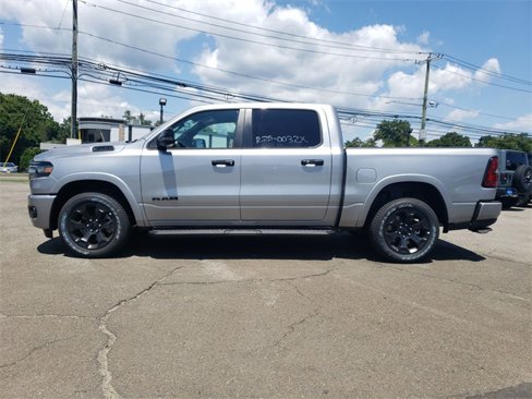 New 2025 RAM 1500 4x4 Crew Cab image 12